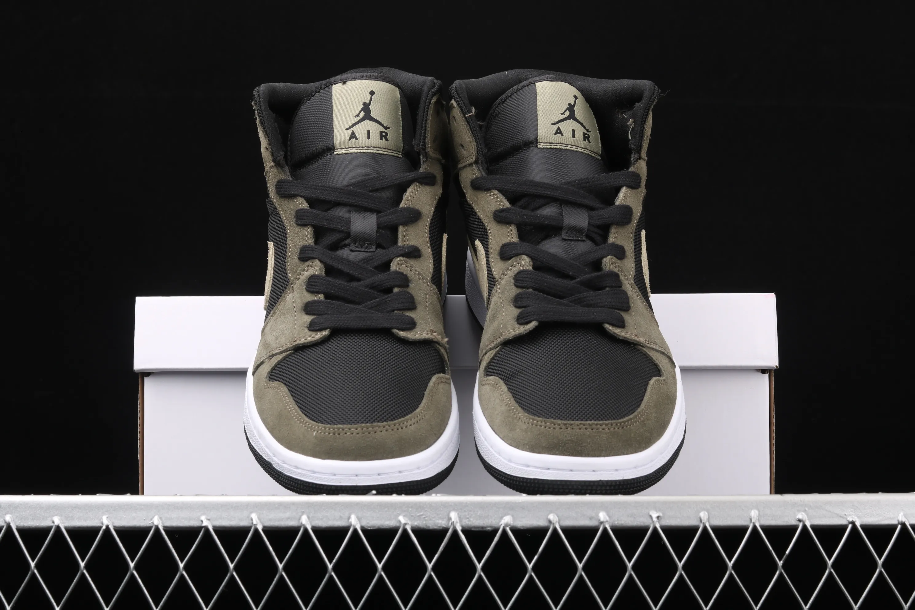 All categories Air Jordan Jordan series basketball shoes Air Jordan 1 Mid Air Jordan 1 Mid AJ1 Joe 1 mid-top series military green color BQ6472-030
